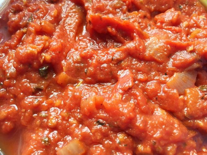 Sos pomidorowy (przepis podstawowy)